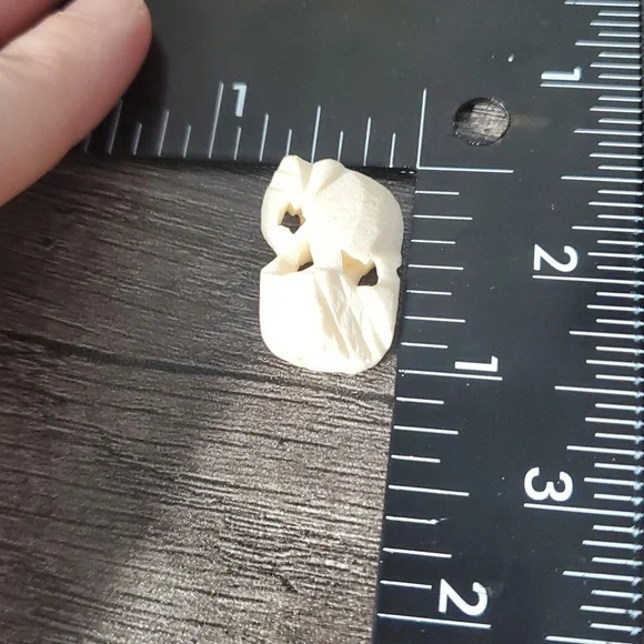 Bone Elephant Stunning Carved Pendant P328 - Picture 4 of 4